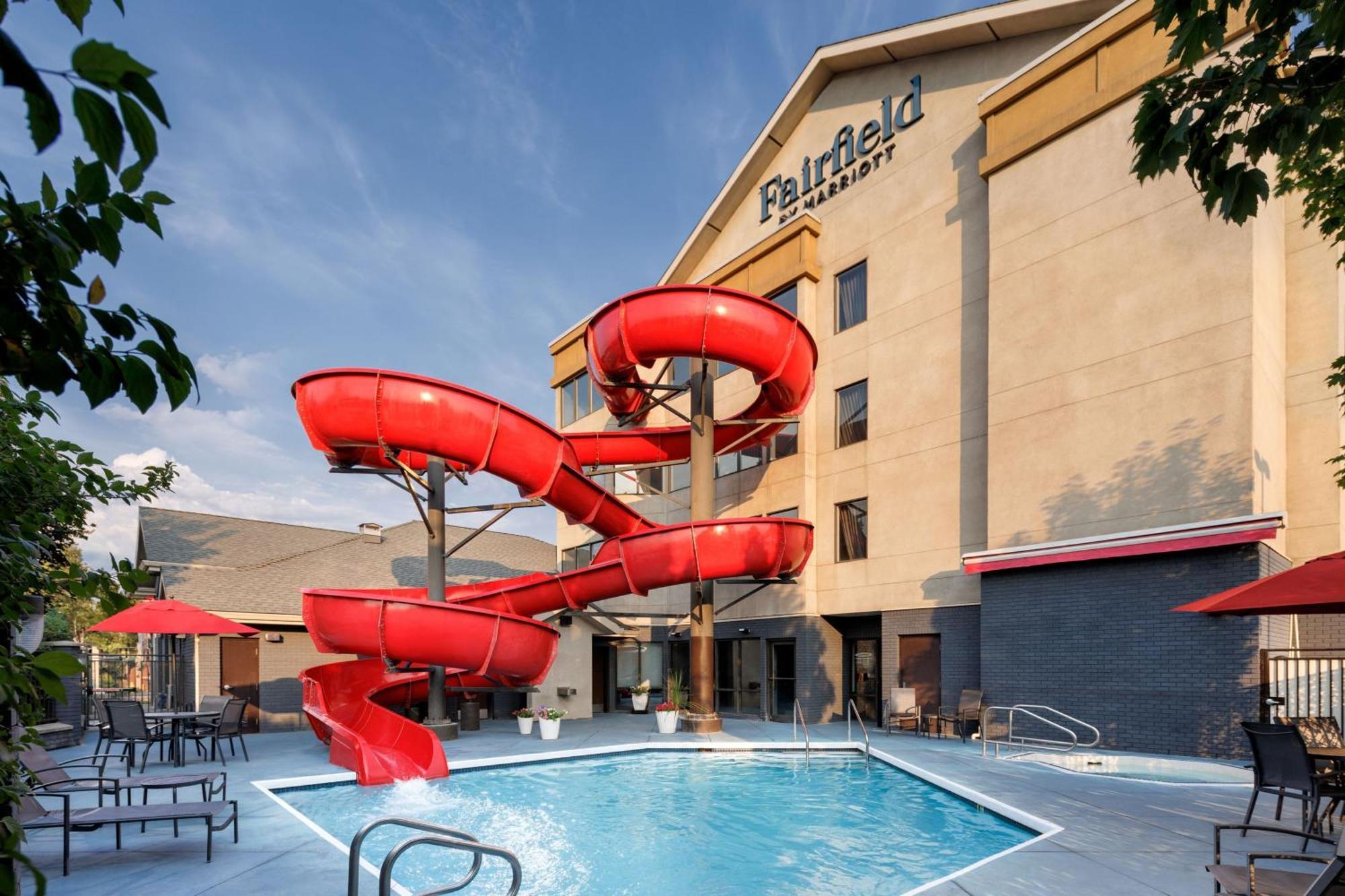 Fairfield Inn & Suites By Marriott Kelowna Dış mekan fotoğraf