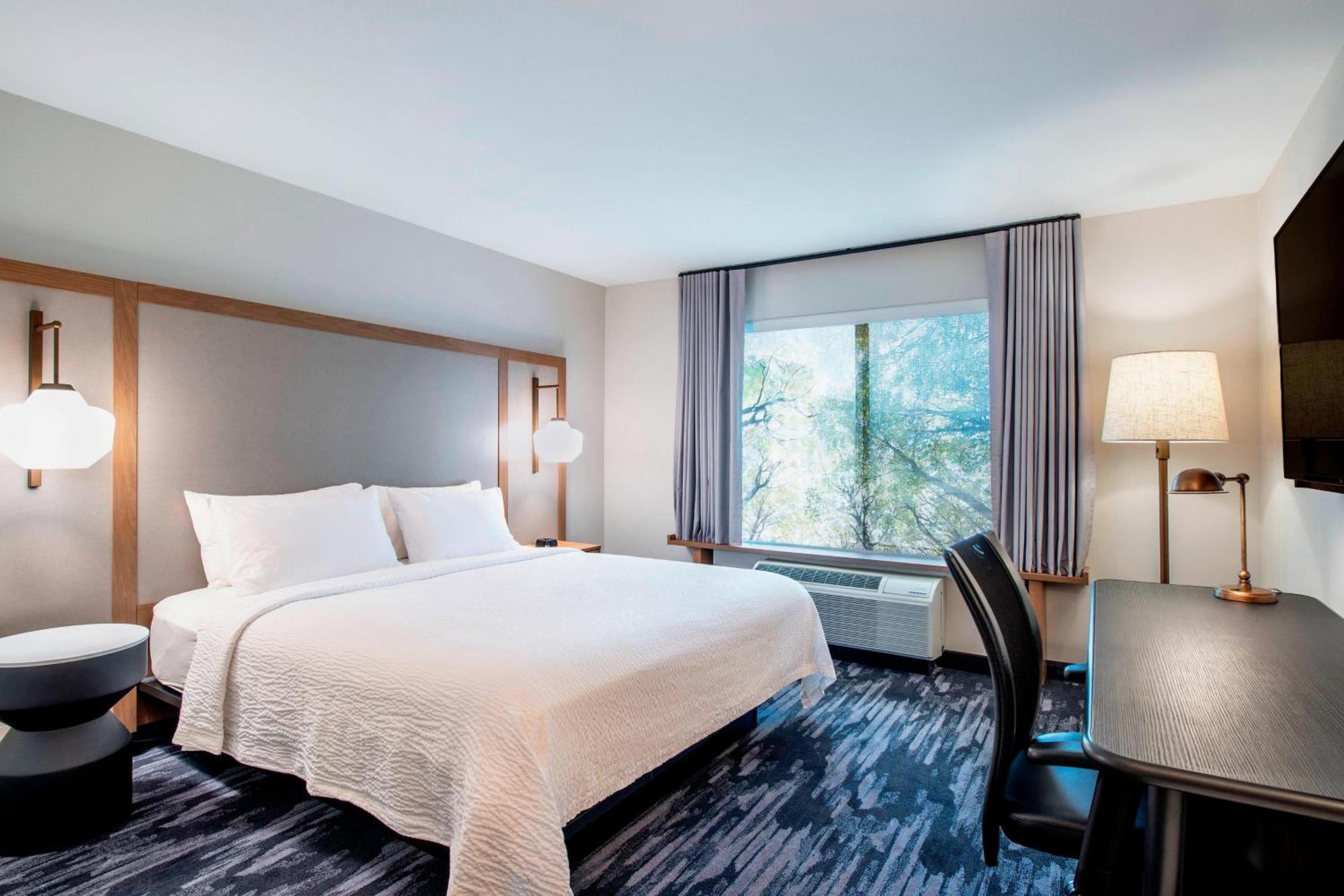 Fairfield Inn & Suites By Marriott Kelowna Dış mekan fotoğraf