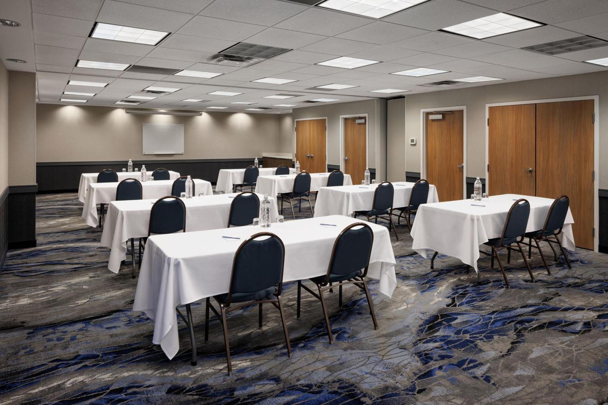 Fairfield Inn & Suites By Marriott Kelowna Dış mekan fotoğraf