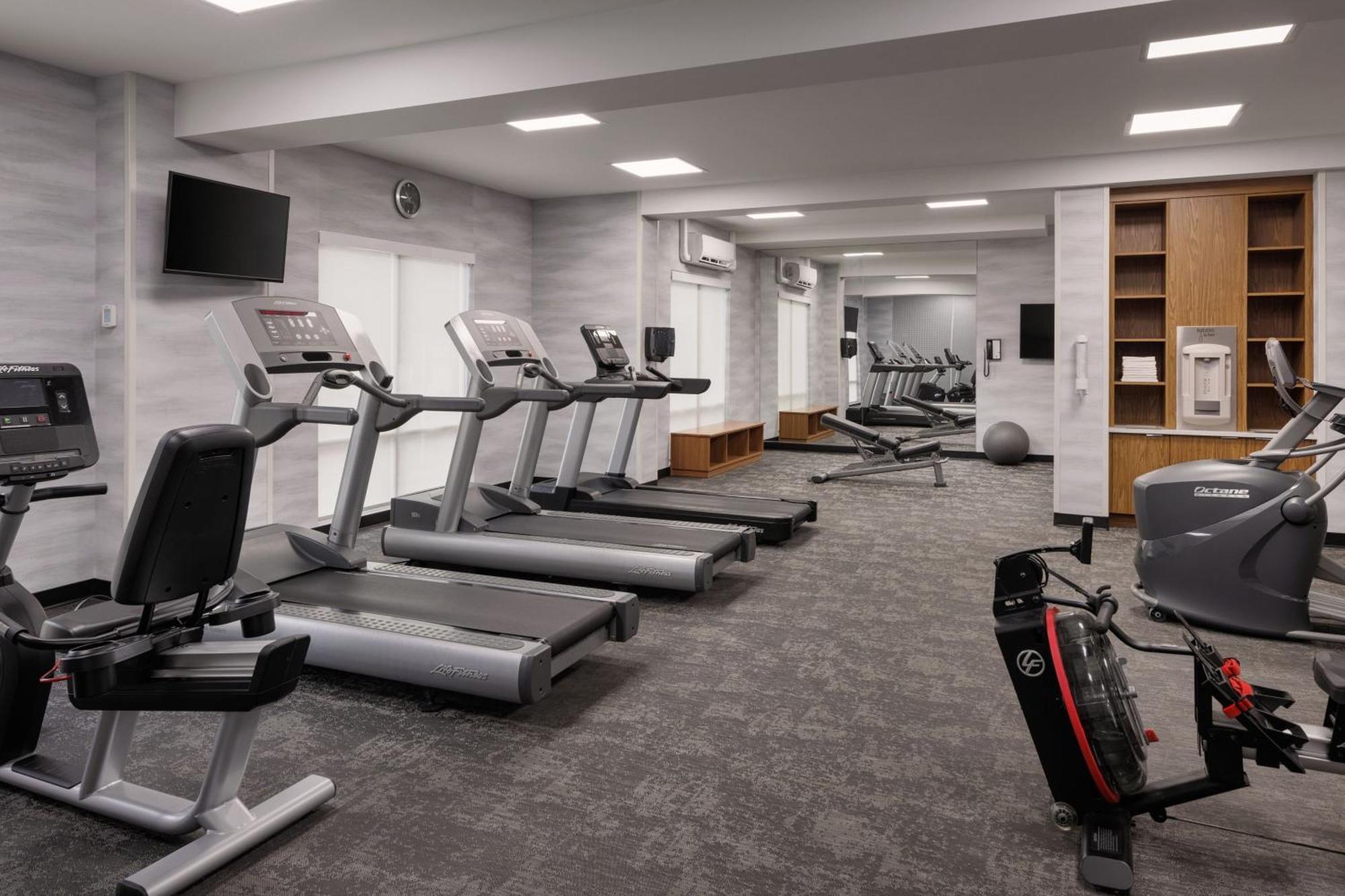 Fairfield Inn & Suites By Marriott Kelowna Dış mekan fotoğraf