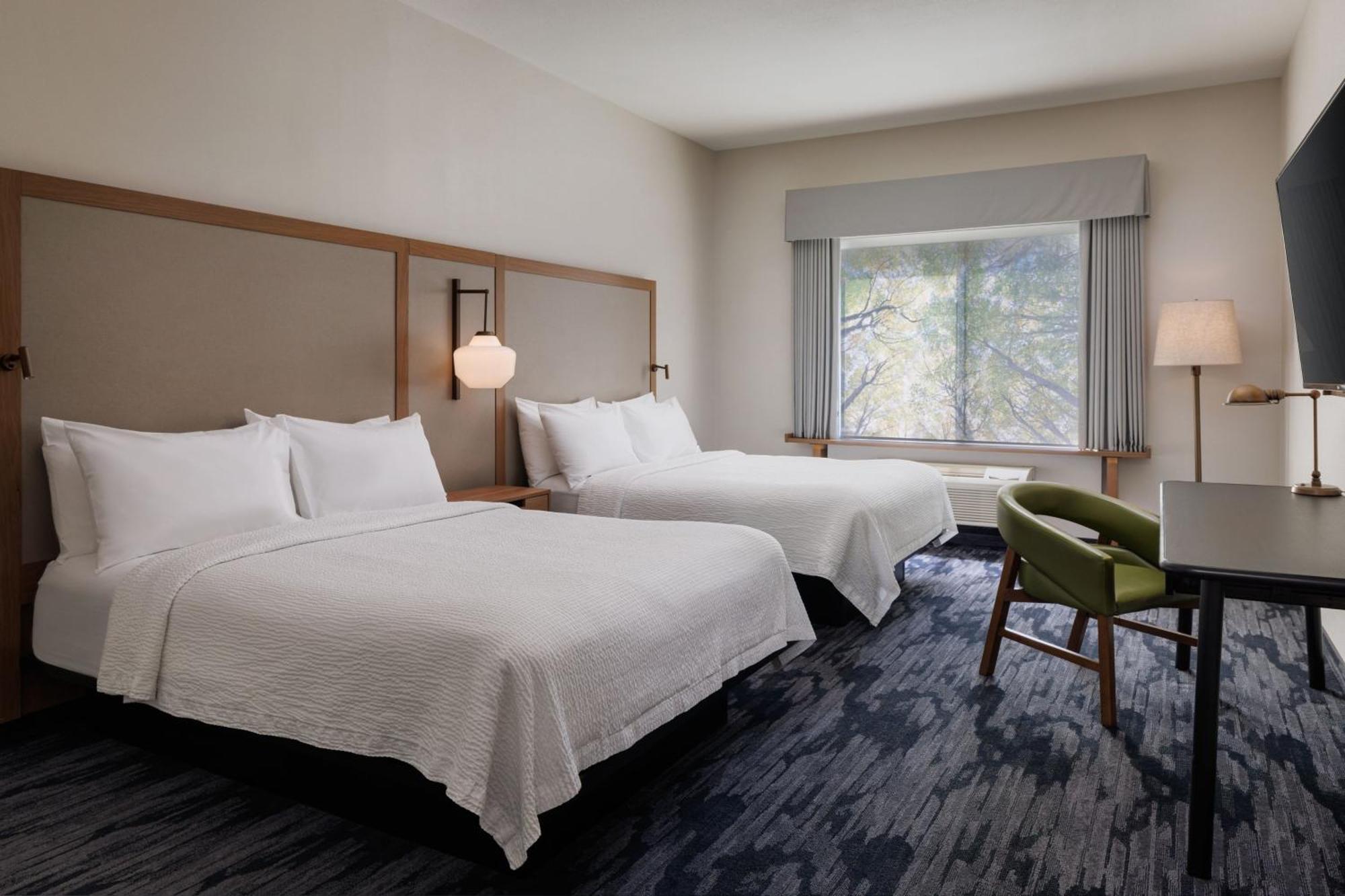 Fairfield Inn & Suites By Marriott Kelowna Dış mekan fotoğraf