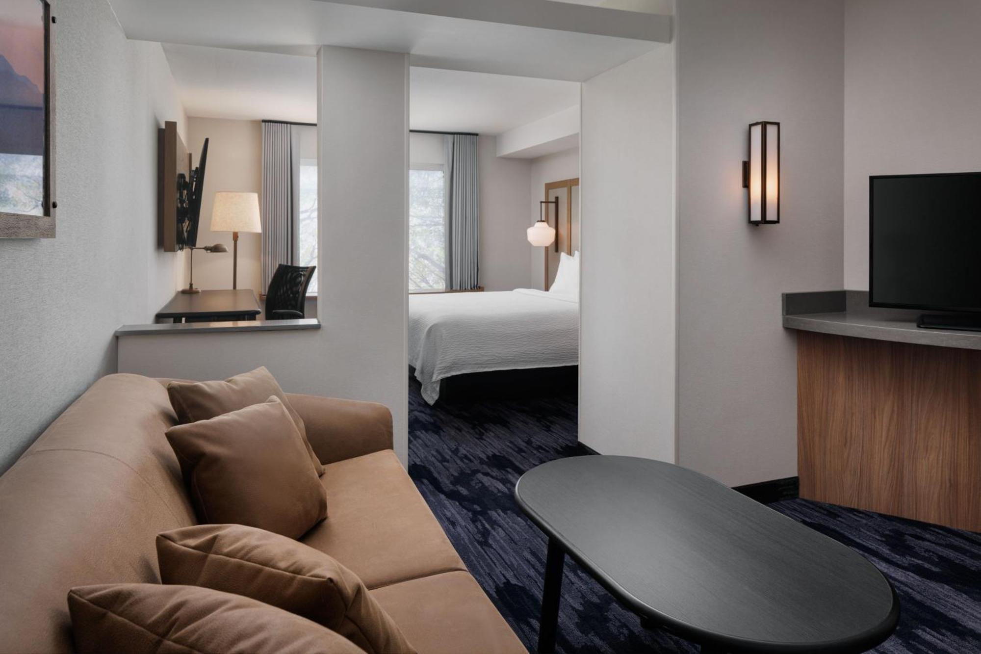 Fairfield Inn & Suites By Marriott Kelowna Dış mekan fotoğraf