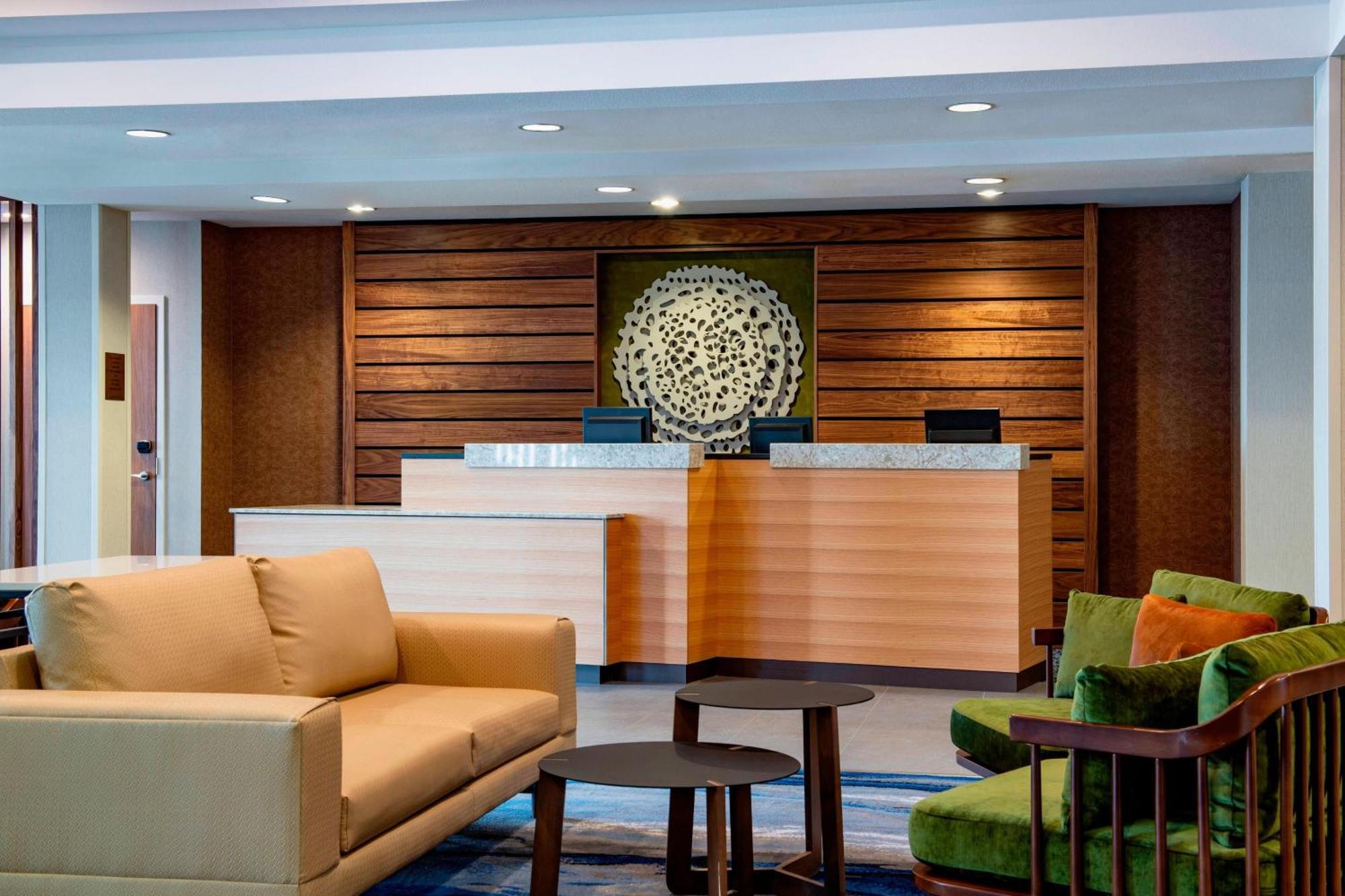 Fairfield Inn & Suites By Marriott Kelowna Dış mekan fotoğraf