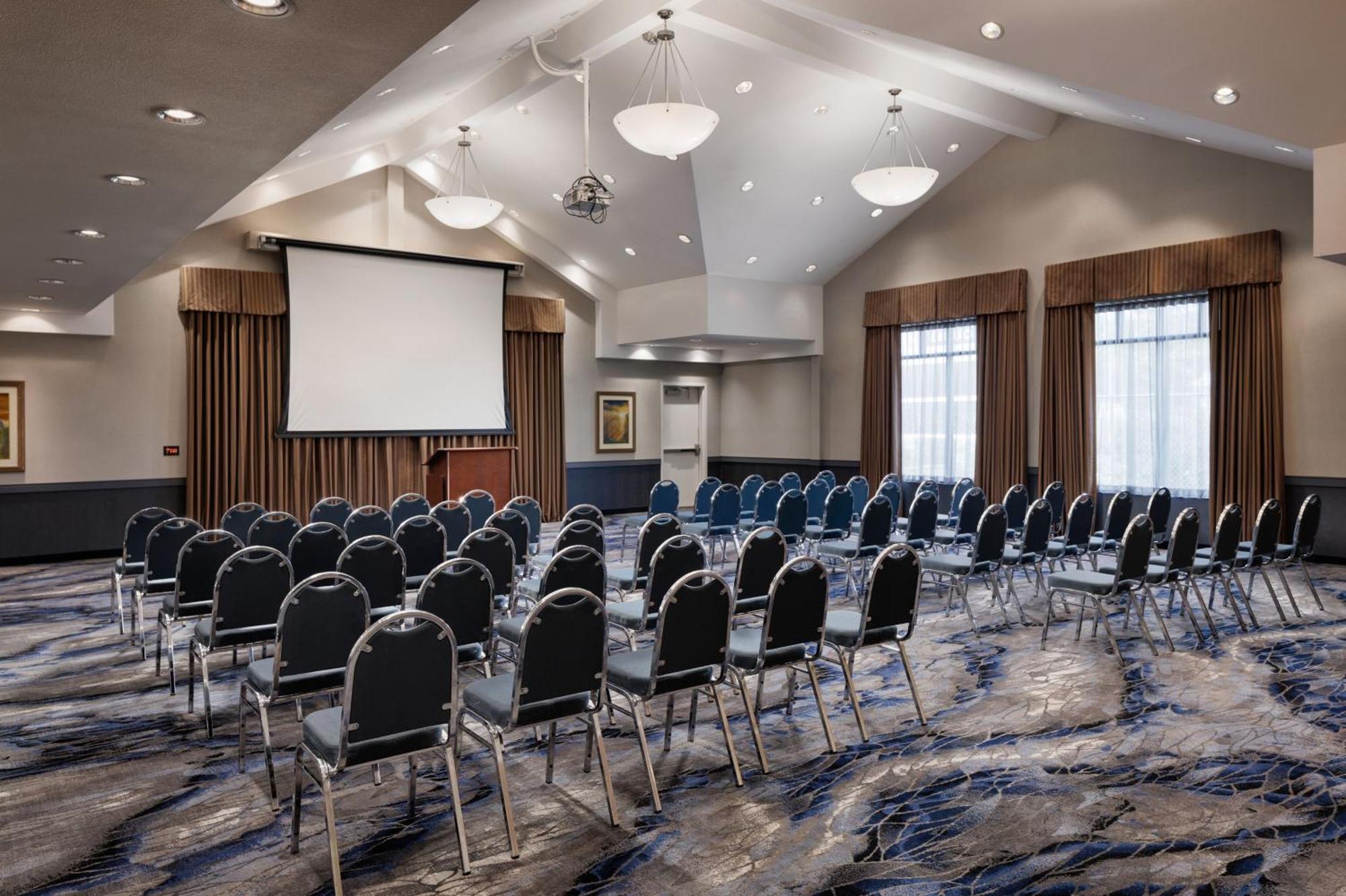 Fairfield Inn & Suites By Marriott Kelowna Dış mekan fotoğraf