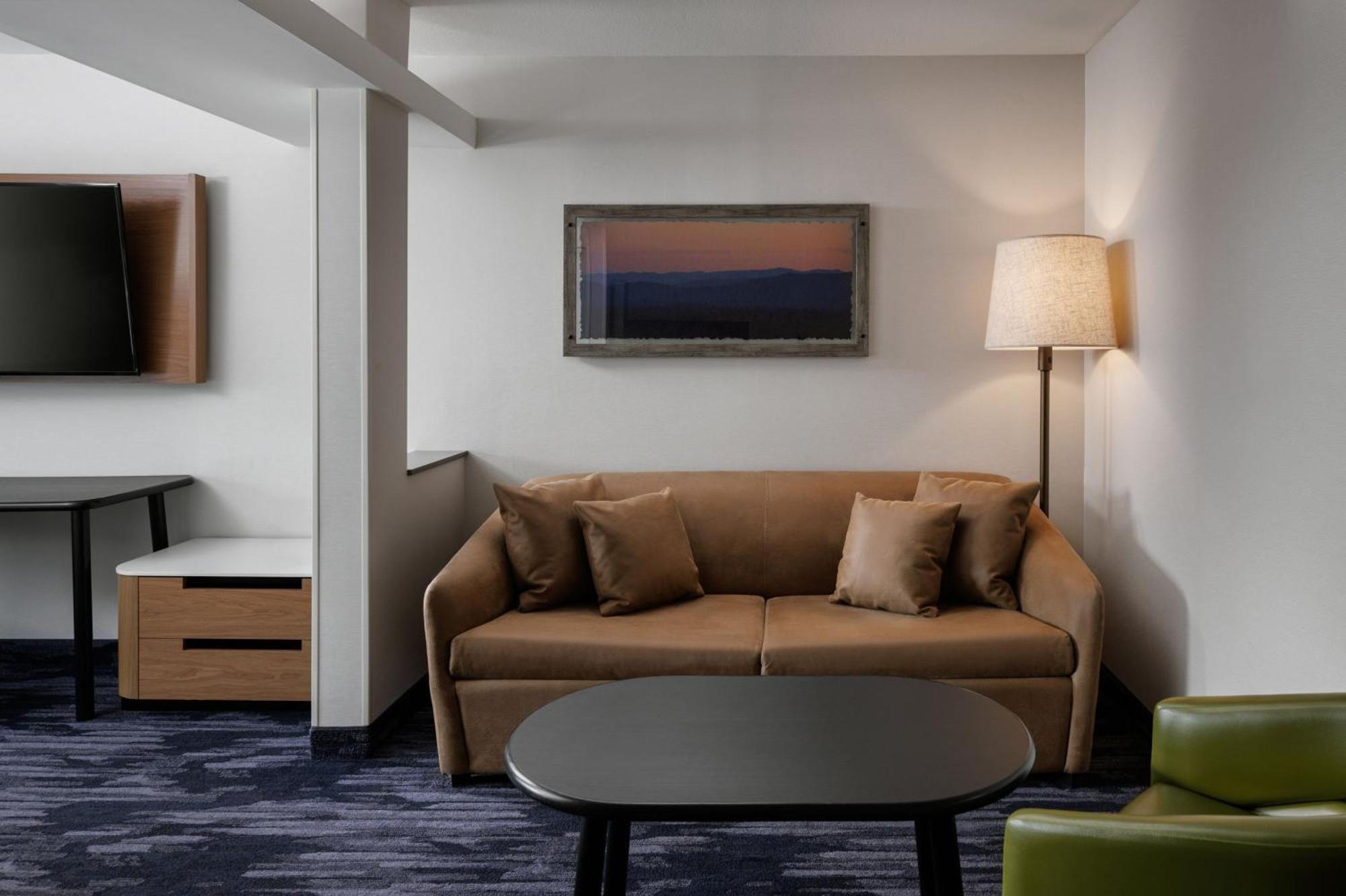 Fairfield Inn & Suites By Marriott Kelowna Dış mekan fotoğraf