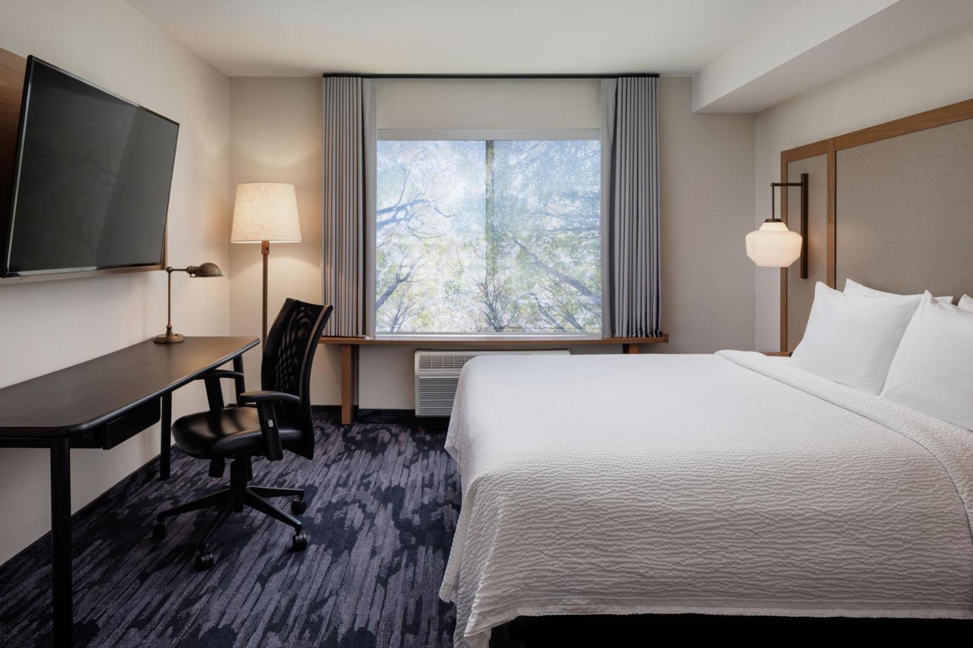 Fairfield Inn & Suites By Marriott Kelowna Dış mekan fotoğraf