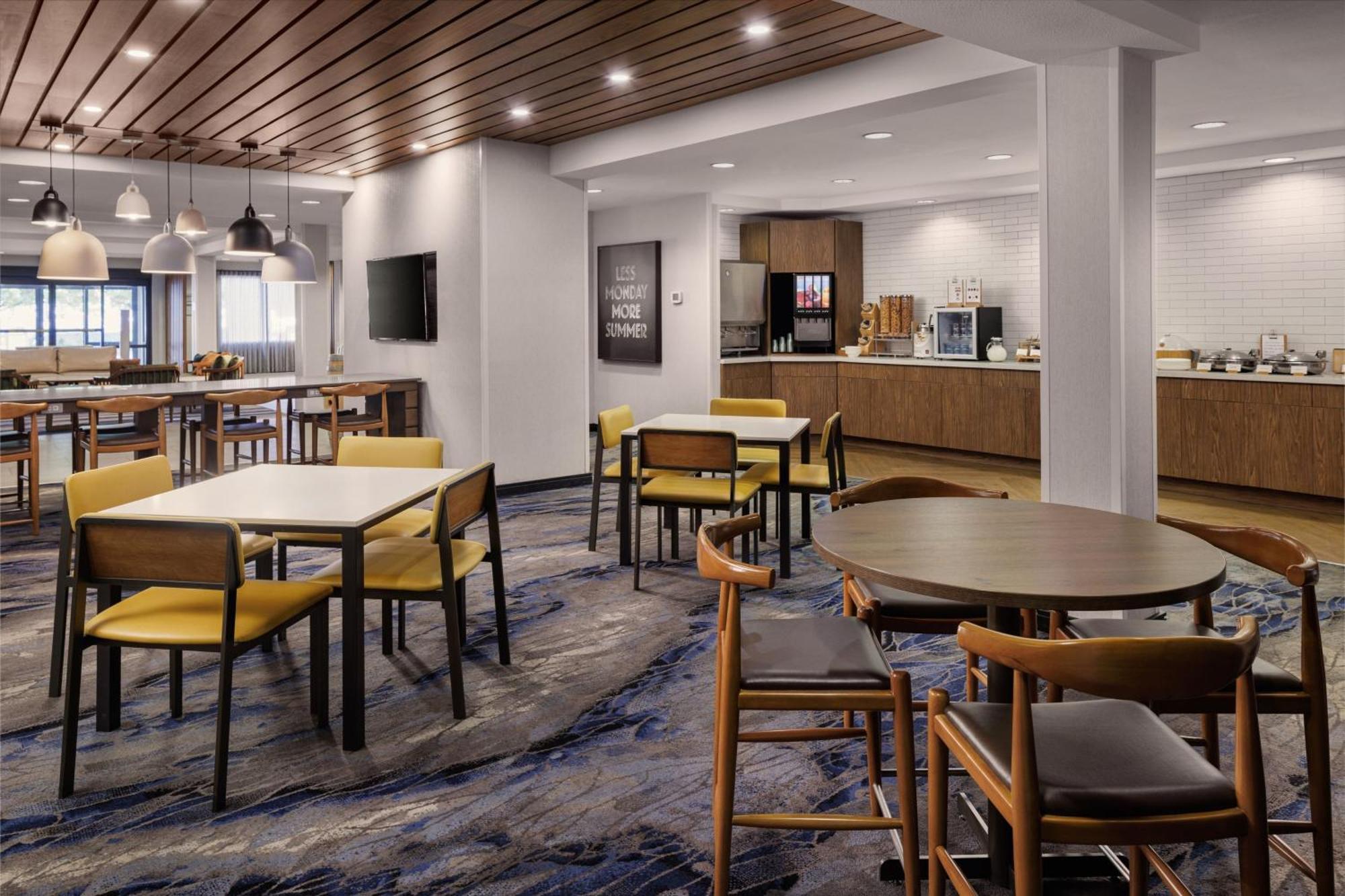 Fairfield Inn & Suites By Marriott Kelowna Dış mekan fotoğraf