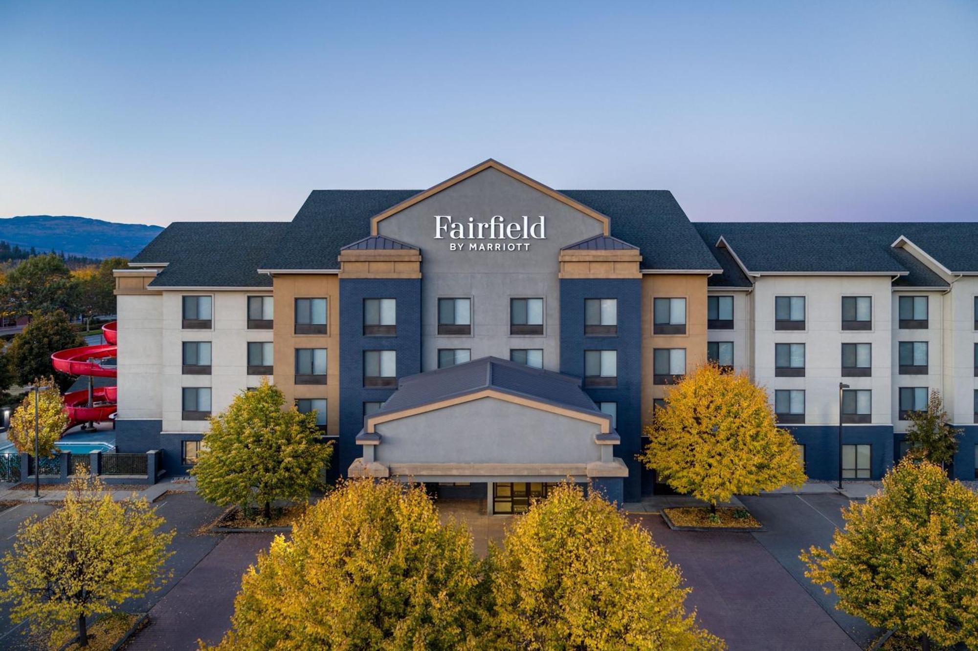 Fairfield Inn & Suites By Marriott Kelowna Dış mekan fotoğraf