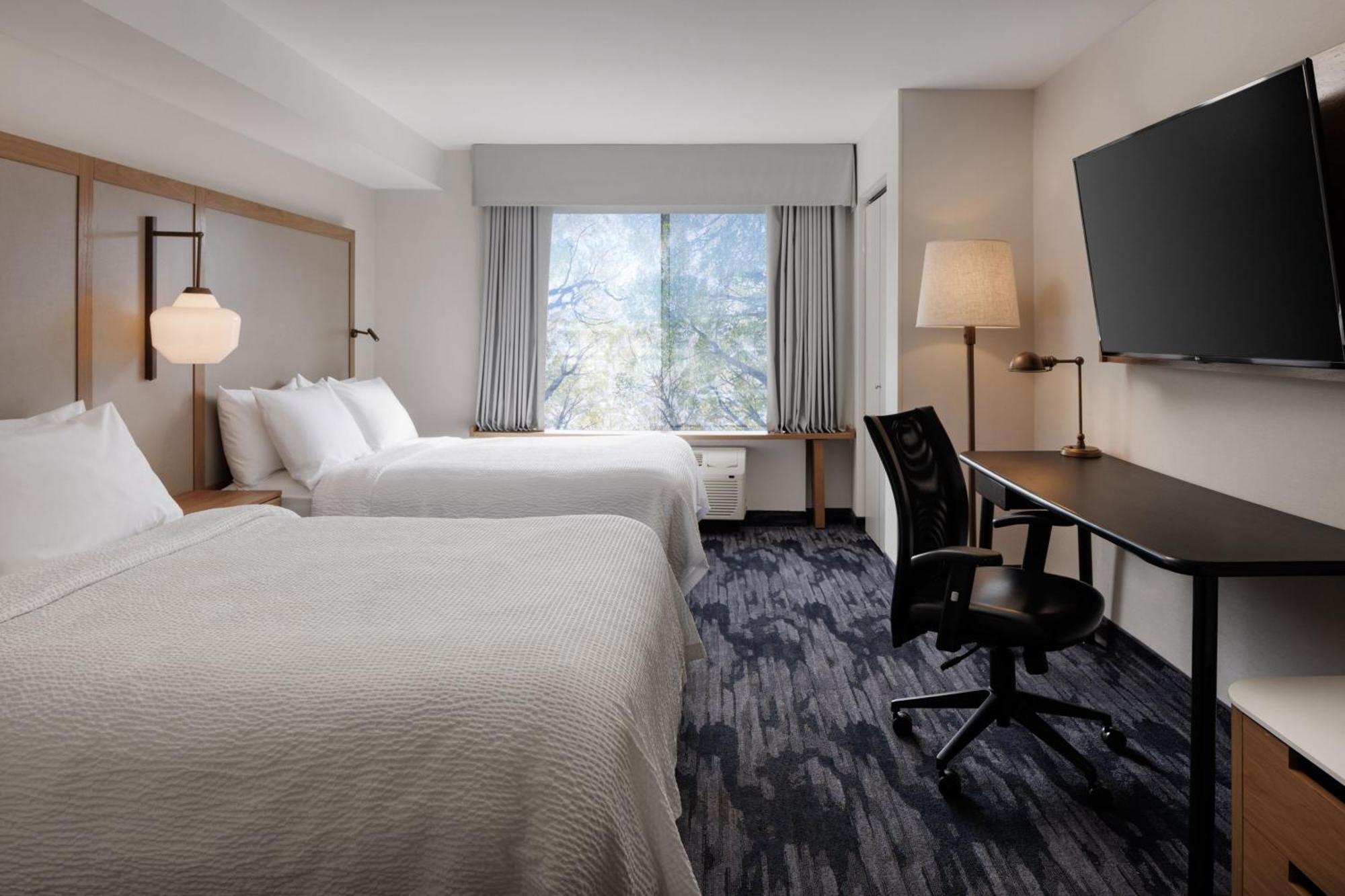 Fairfield Inn & Suites By Marriott Kelowna Dış mekan fotoğraf
