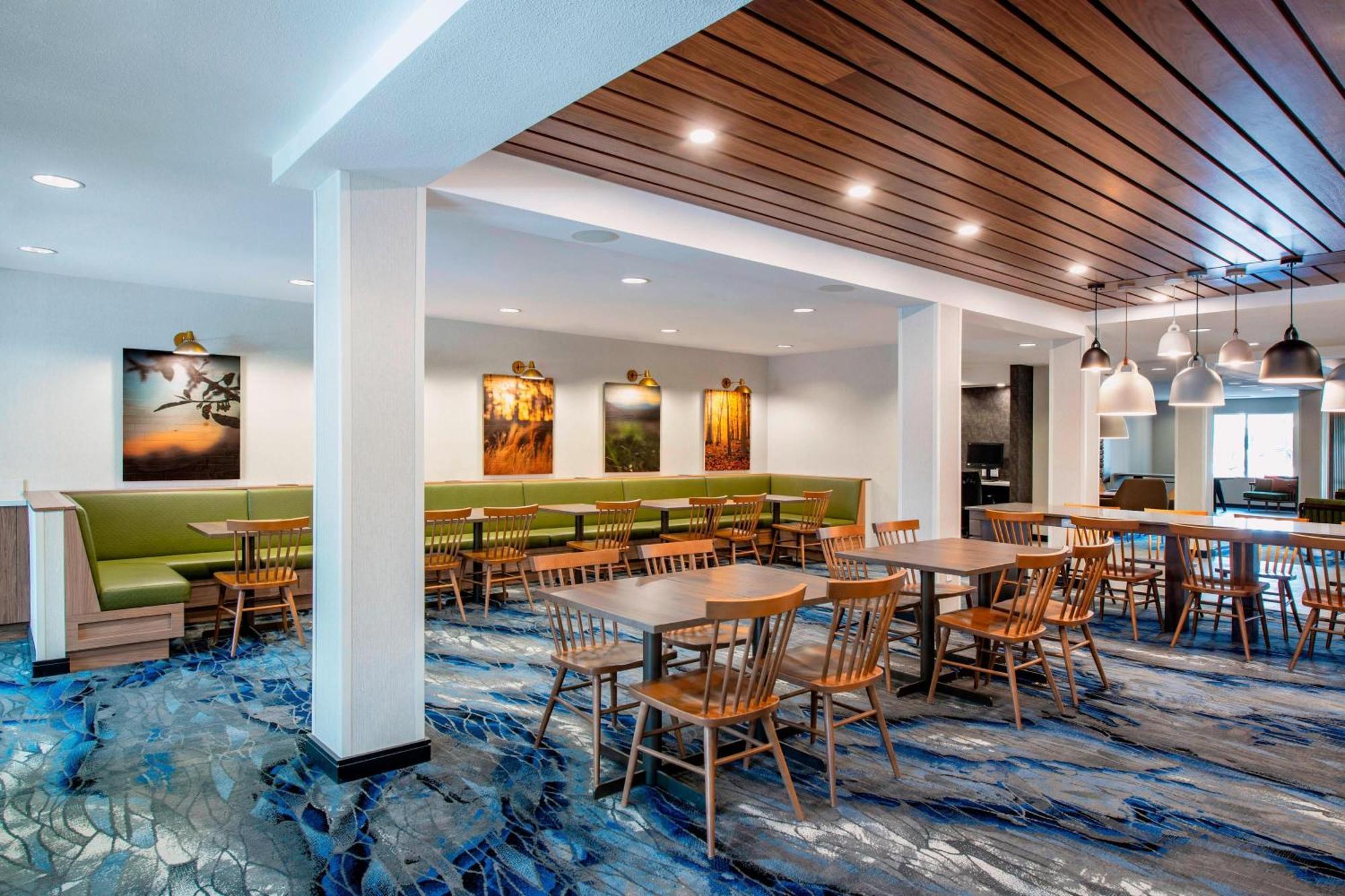 Fairfield Inn & Suites By Marriott Kelowna Dış mekan fotoğraf