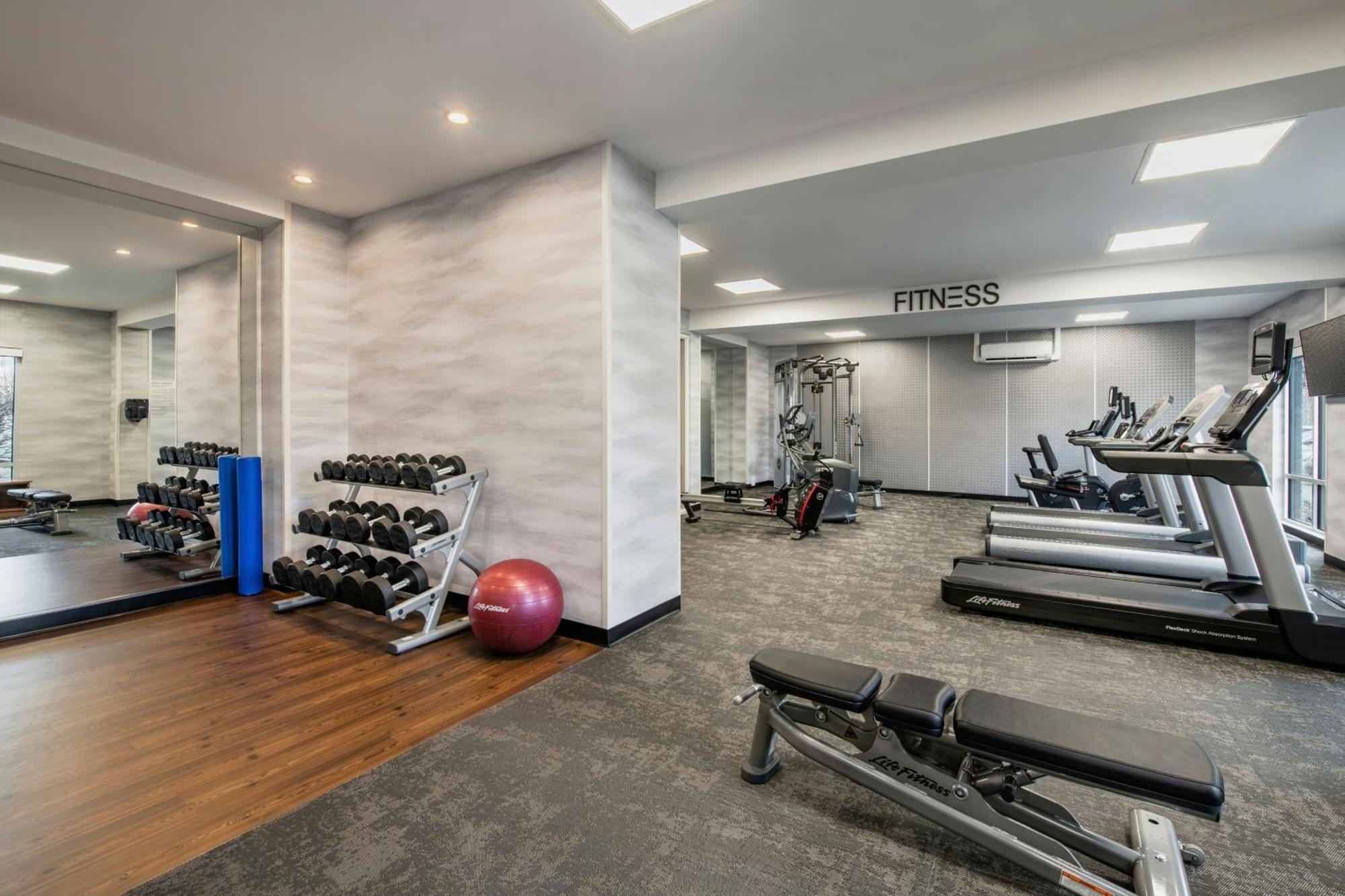 Fairfield Inn & Suites By Marriott Kelowna Dış mekan fotoğraf